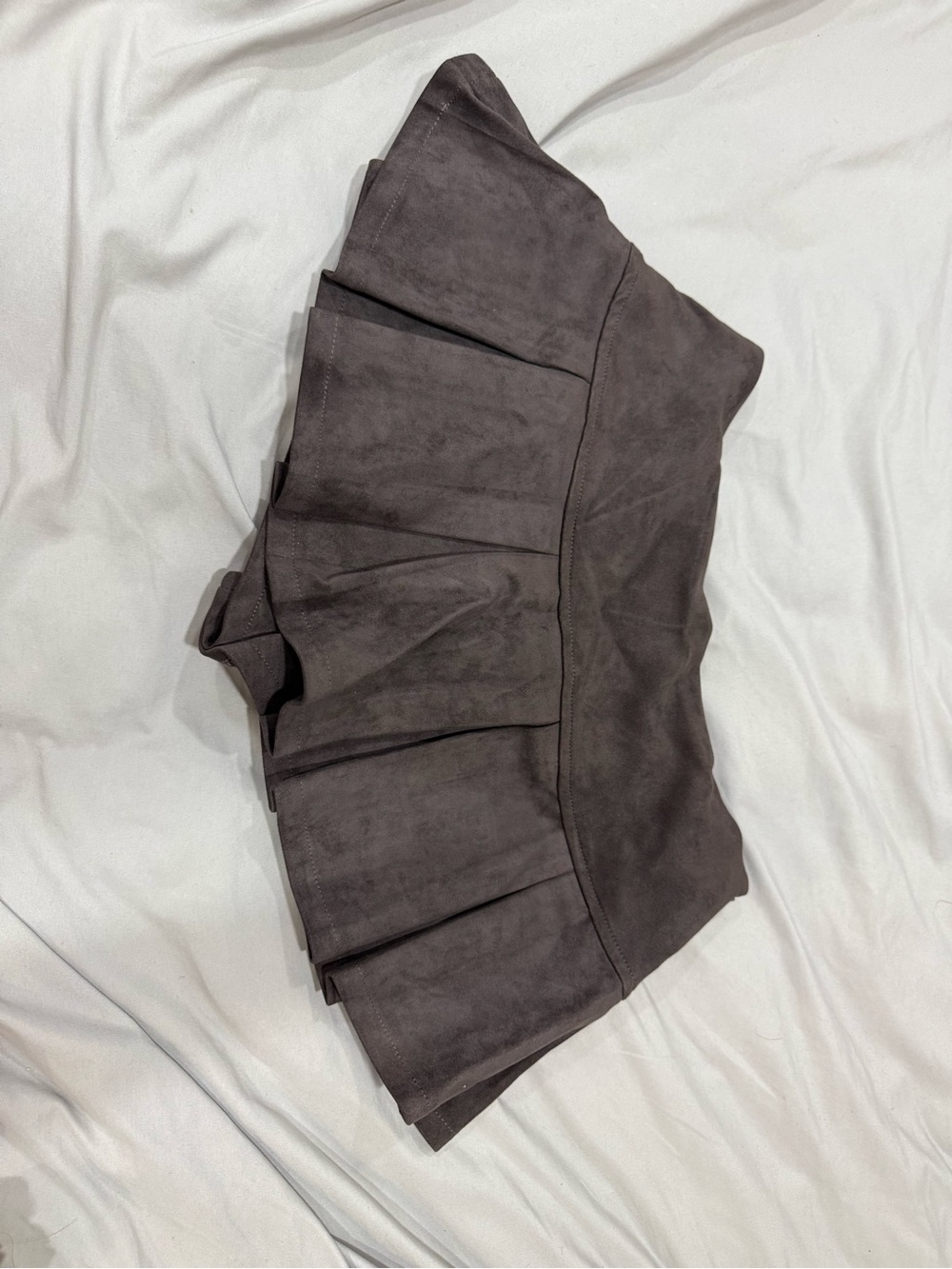 Pleated Suede-Look Women's Shorts in Charcoal Gray